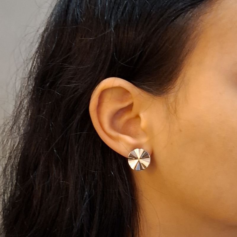 Brinco Círculo Amassado Grande em Aço Inoxidável