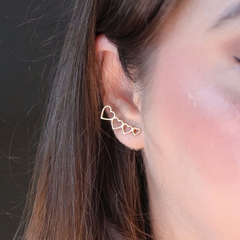 Brinco Ear Cuff Corações Vazados em Aço Inoxidável