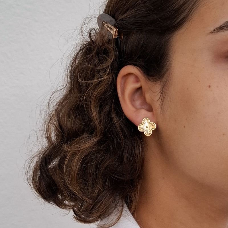 Brinco Trevo Virgínia em Aço Inoxidável