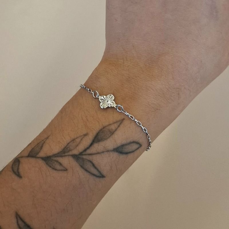 Pulseira Trevo Solitário Virgínia em Aço Inoxidável